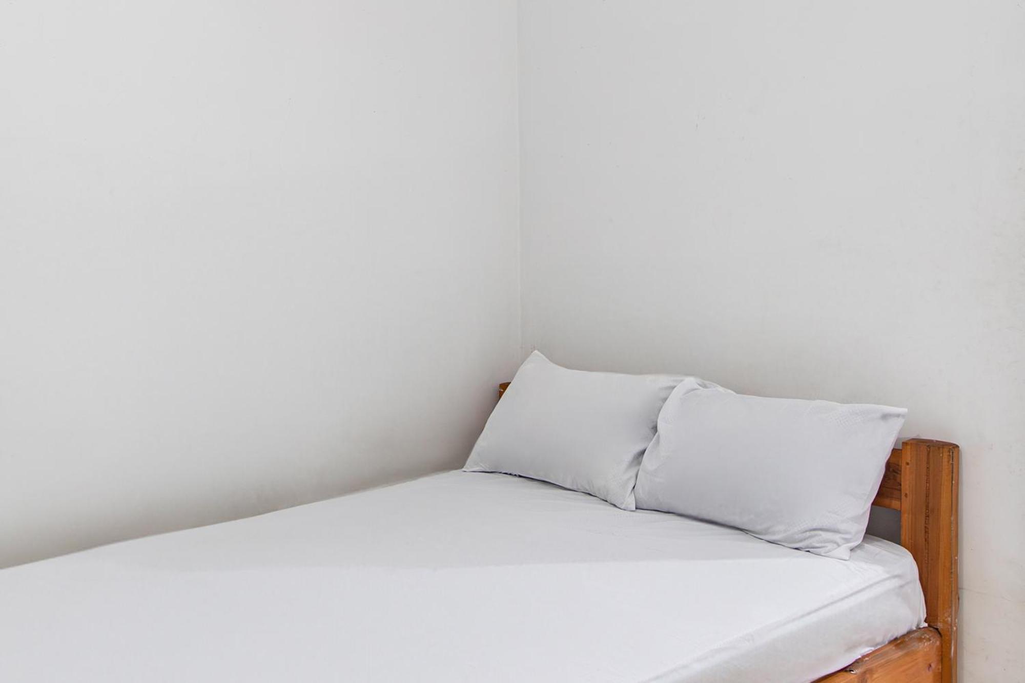 Oyo Life 93504 Kost Krisna Hotel Temukus Buitenkant foto