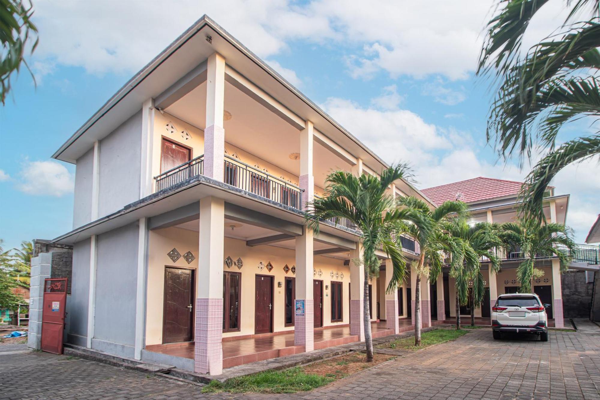 Oyo Life 93504 Kost Krisna Hotel Temukus Buitenkant foto